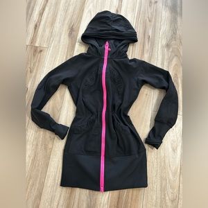 Lulu zip up size 4